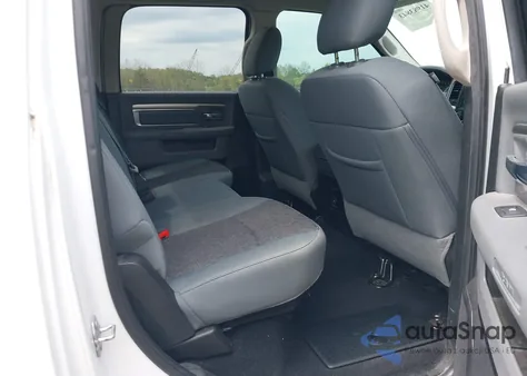 2018 Ram 1500 Big Horn 4X4 5'7 Box z USA, uszkodzony, nr VIN 1C6RR7LG8JS258214